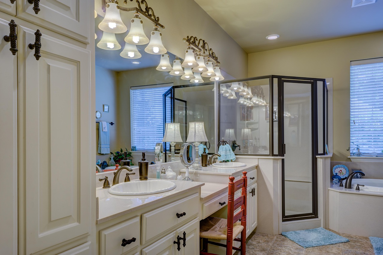 luxury-bathroom-interior